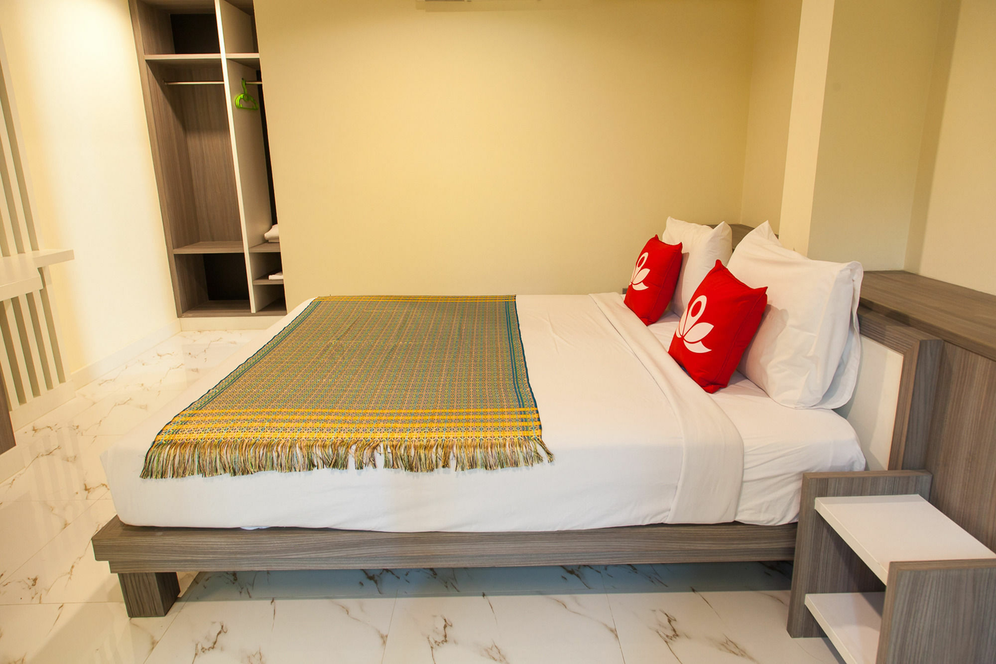 Zen Rooms Samsen 3 Бангкок Экстерьер фото